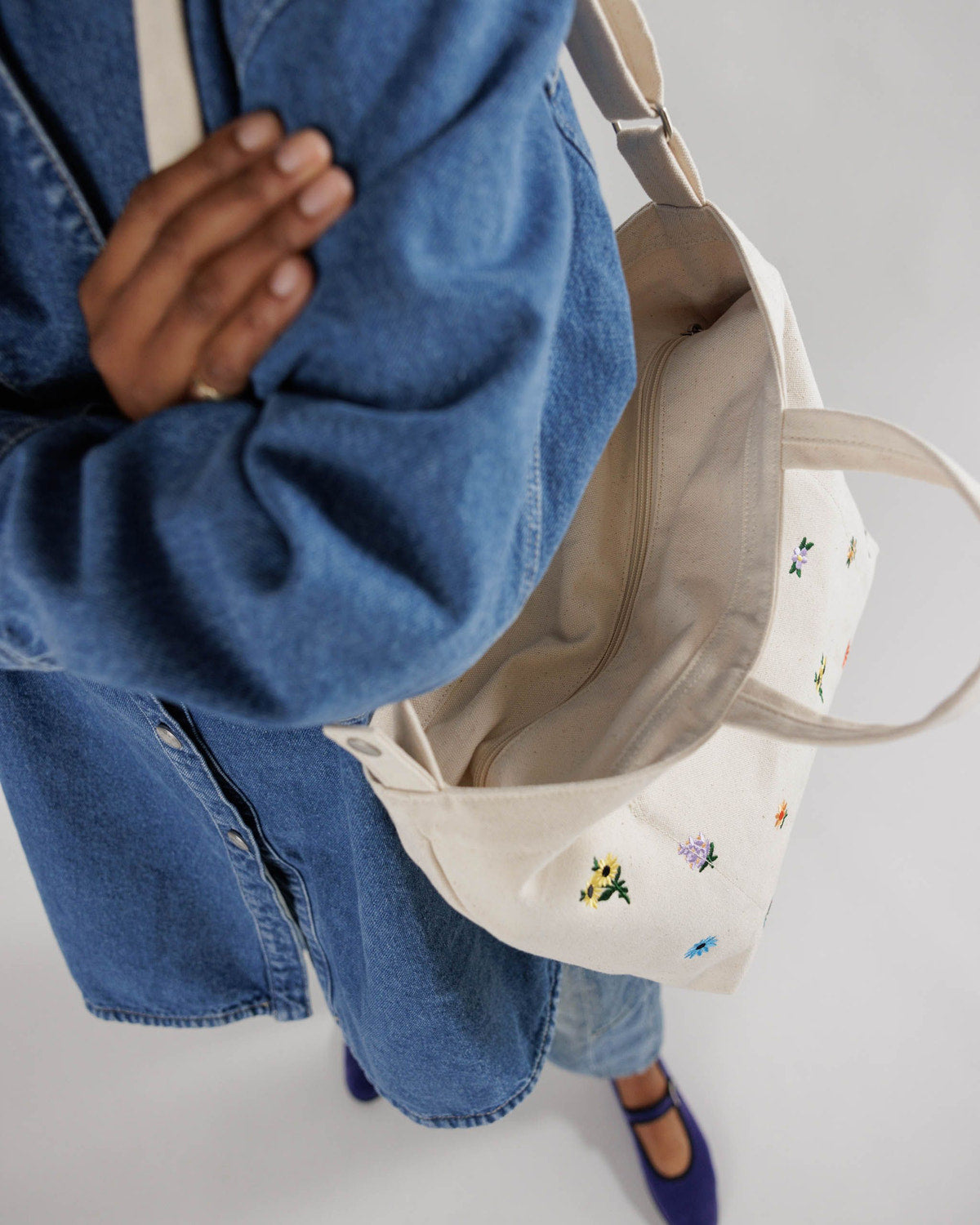 Horizontal Zip Duck Bag Embroidered Ditsy Floral | Baggu Outlets