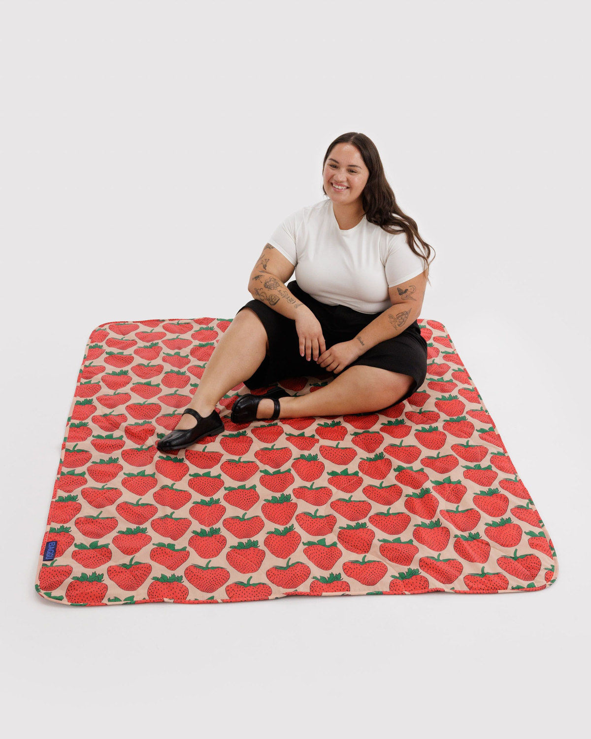 Puffy Picnic Blanket Strawberry | Baggu Discount