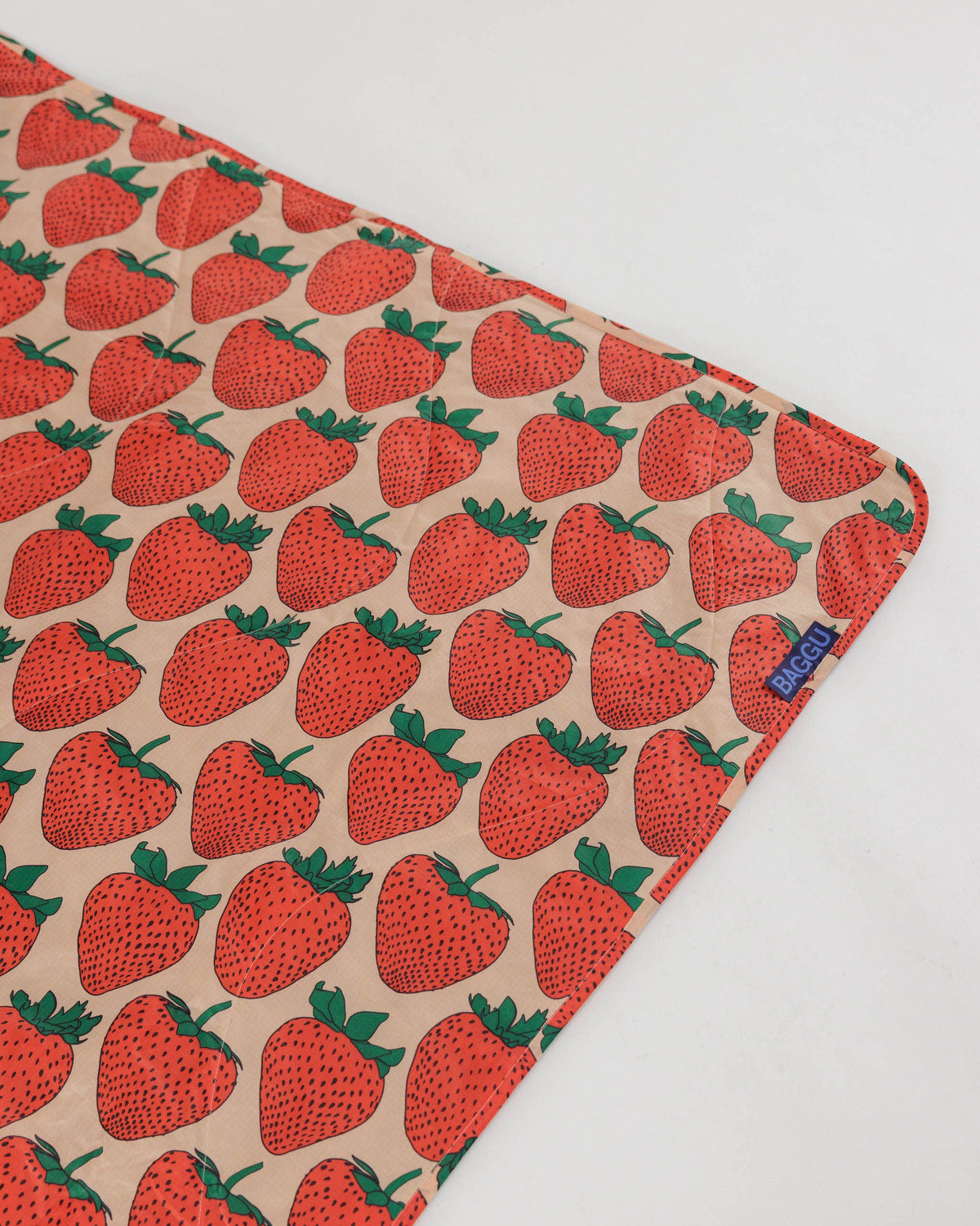 Puffy Picnic Blanket Strawberry | Baggu Discount