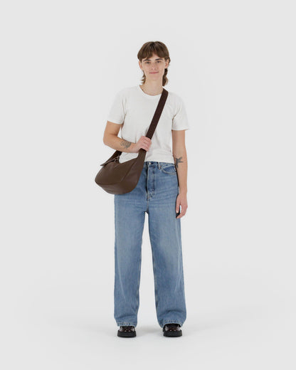 Medium Recycled Leather Crescent Bag Brown | Baggu Outlets