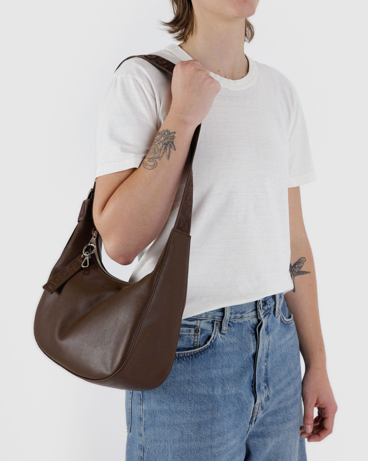 Medium Recycled Leather Crescent Bag Brown | Baggu Outlets