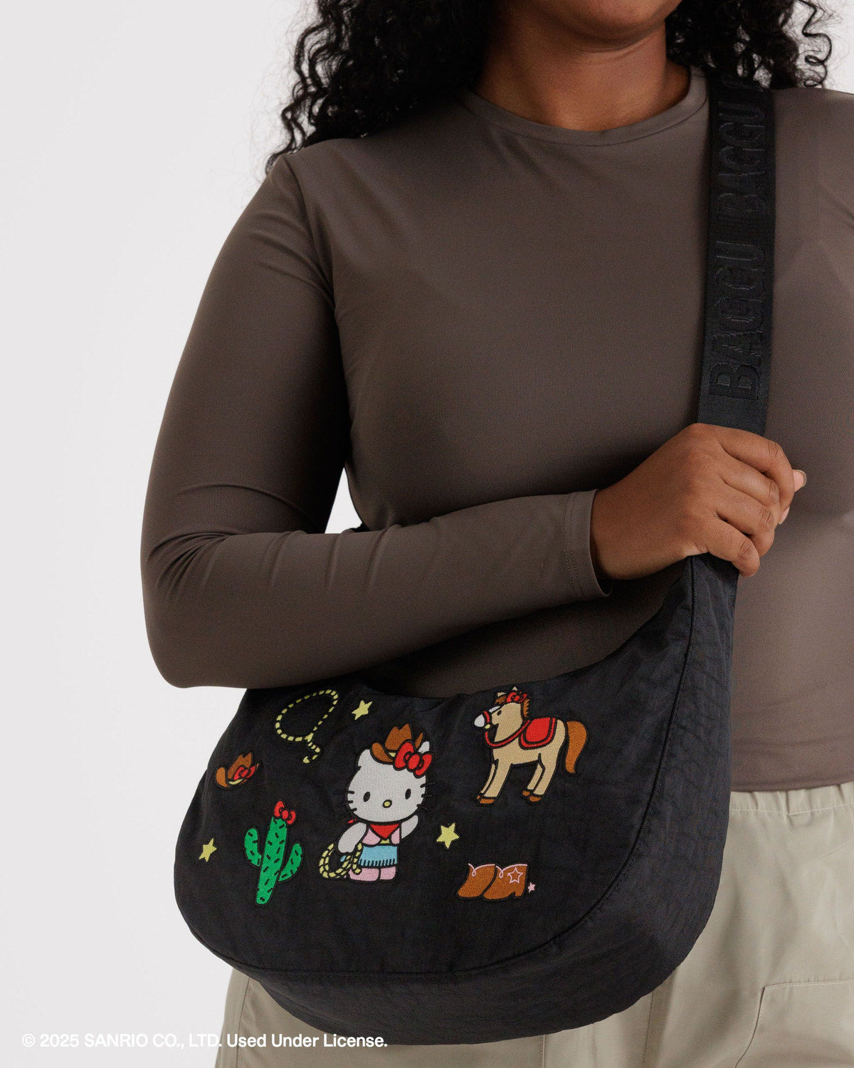Medium Nylon Crescent Bag Embroidered Hello Kitty Western | Baggu Discount