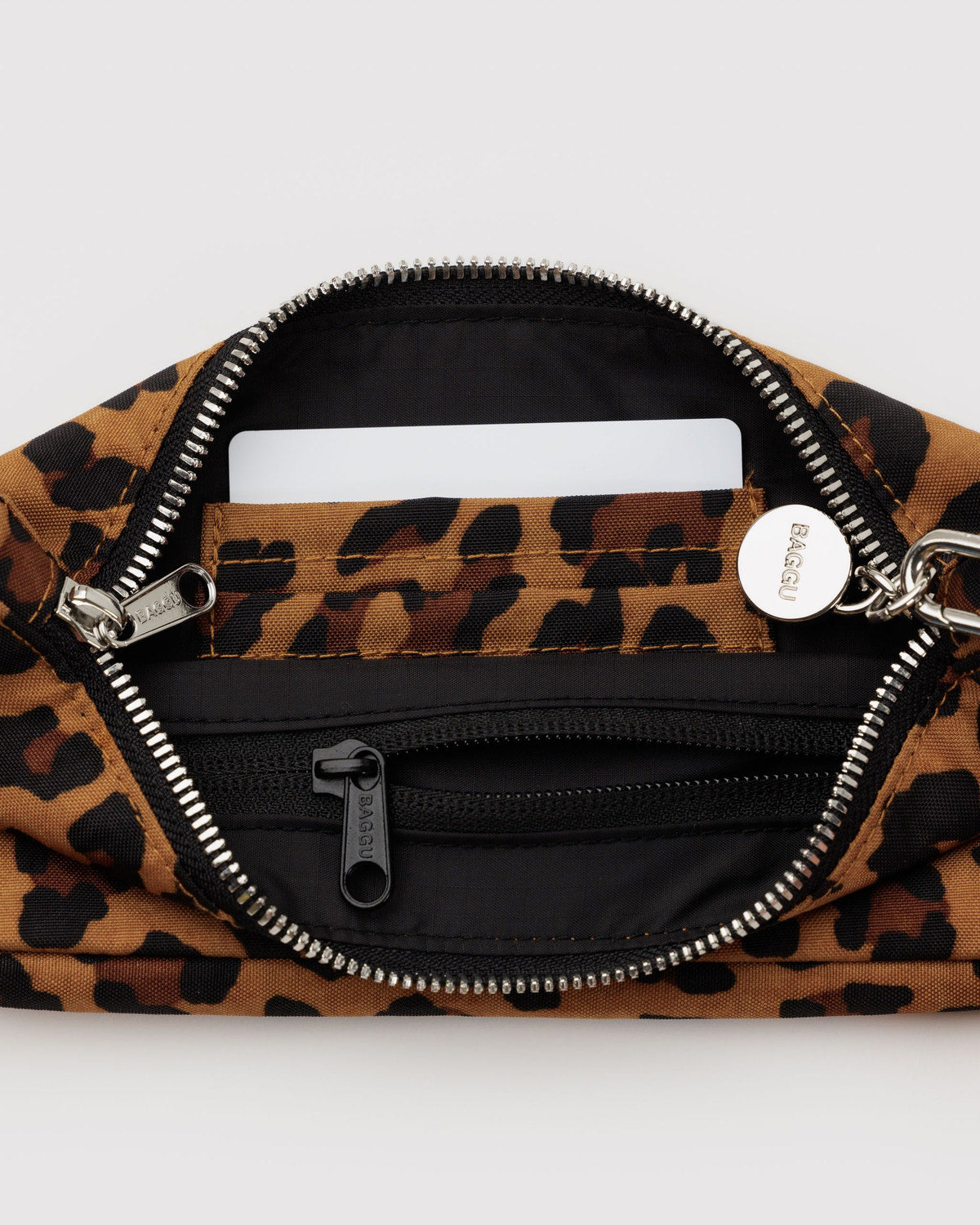 Nylon Pochette Leopard | Baggu Outlets