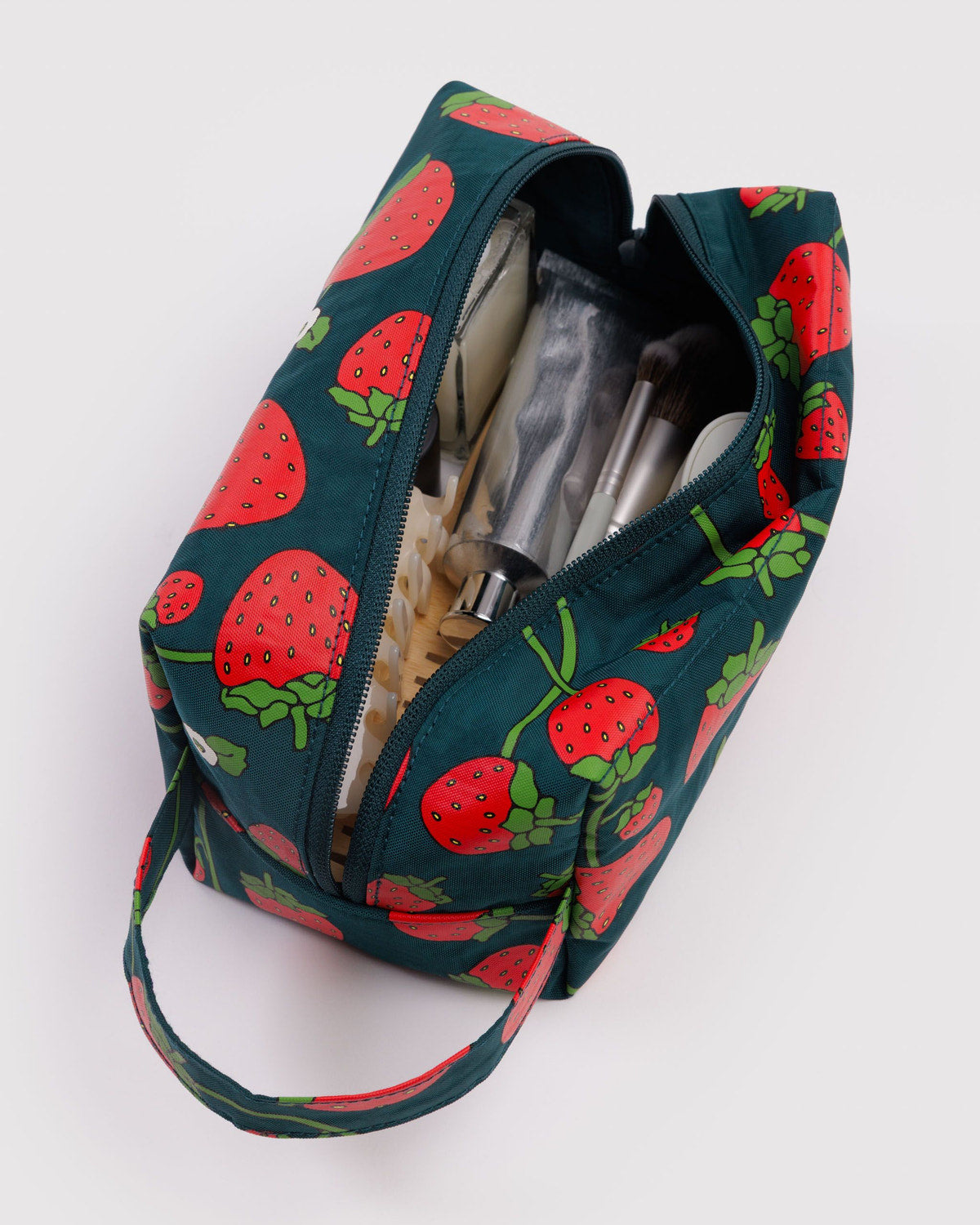 Dopp Kit Strawberry Blossom | Baggu Outlets
