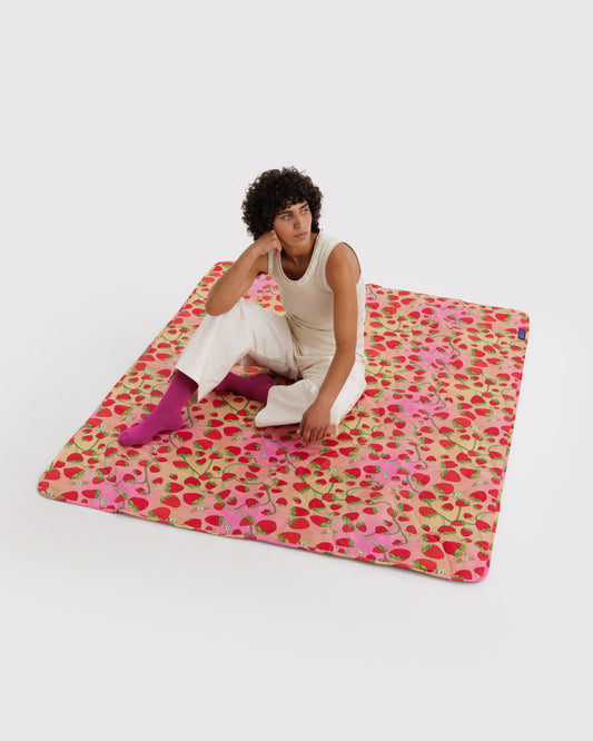 Baggu Puffy Picnic Blanket Strawberry Blossom