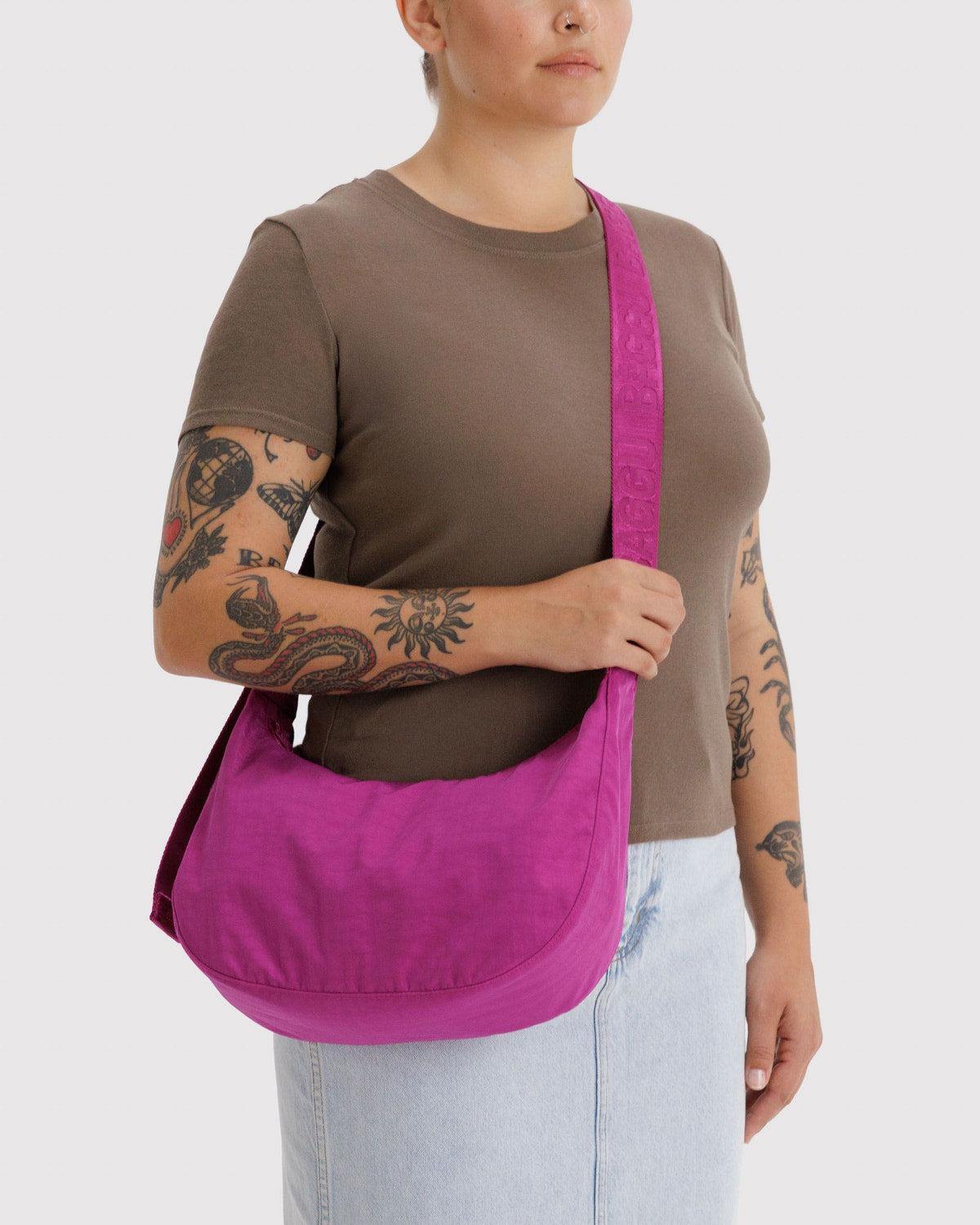 Medium Nylon Crescent Bag Deep Fuchsia | Baggu Online