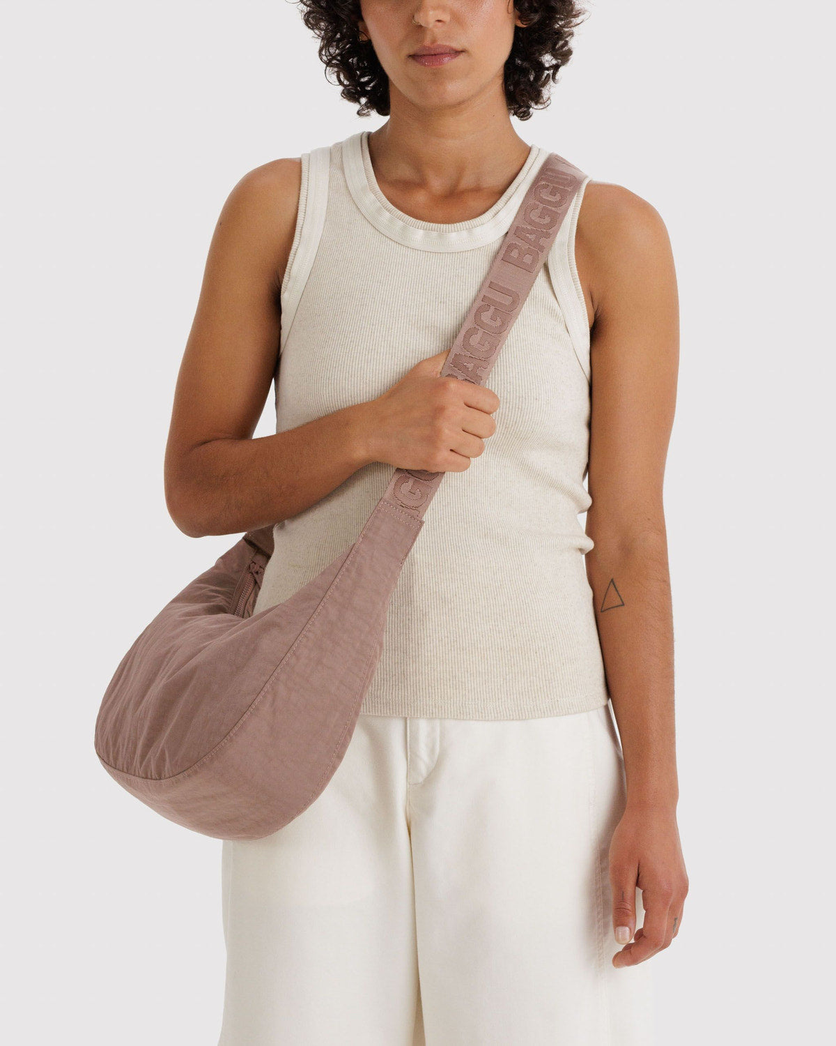 Medium Nylon Crescent Bag Toasted Almond | Baggu Sale