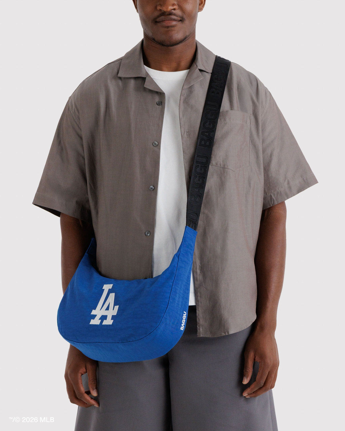 Medium Nylon Crescent Bag Los Angeles Dodgers™ | Baggu Sale