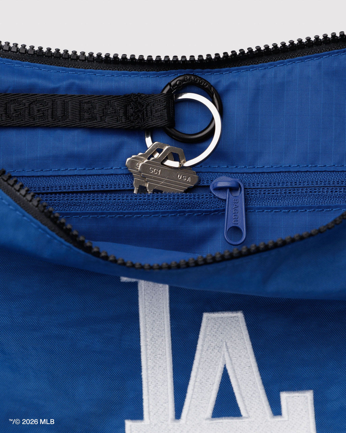 Medium Nylon Crescent Bag Los Angeles Dodgers™ | Baggu Sale