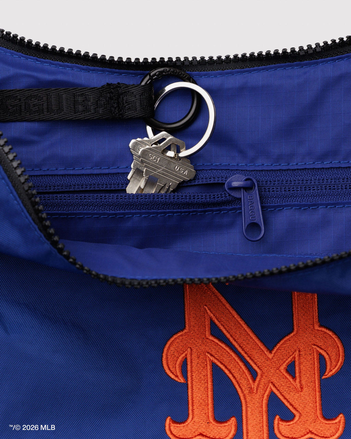 Medium Nylon Crescent Bag New York Mets™ | Baggu Outlets