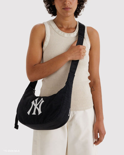 Medium Nylon Crescent Bag New York Yankees™ | Baggu Online